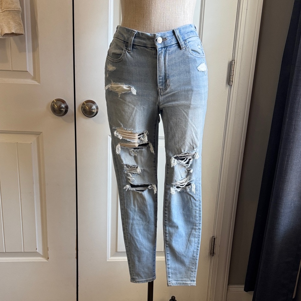 American Eagle Outfitters Ripped Curvy High Rise Jeggings size 2 short